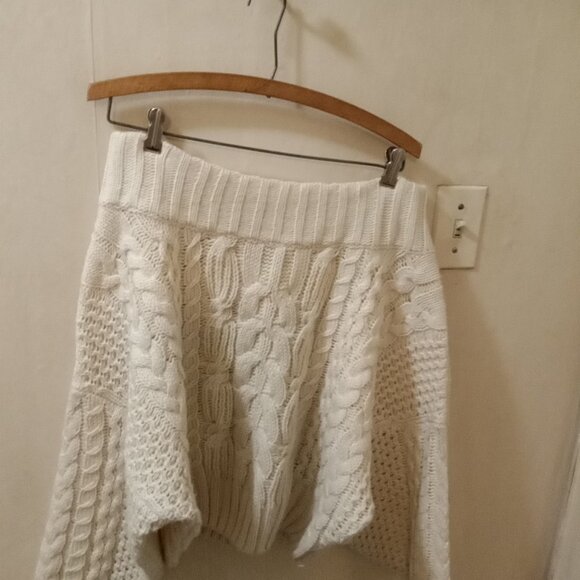 By Anthropologie Sz S beige Cable knit Sweater boxy Fit slightly cropped - Picture 2 of 5